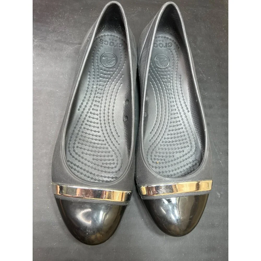 Crocs Womens Black Flats W/ Metallic Toe Cap Slip-On Size 6 Lightweight Comforta
